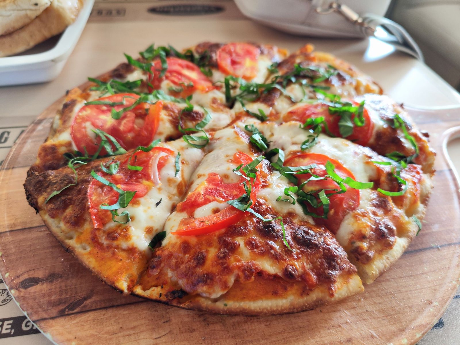 Delicious Margherita Pizza with Fresh Toppings