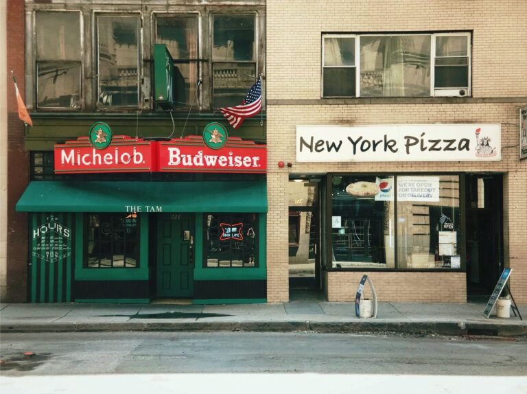 Bar and Pizzeria by Street